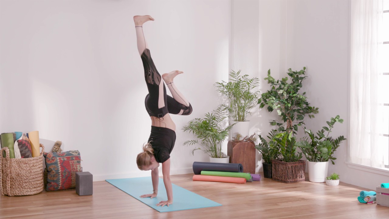 Caley Alyssa - Yoga Inversions 101