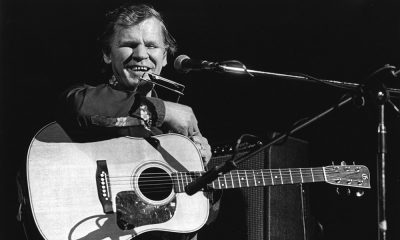 Doc Watson - Flatpicking with Doc